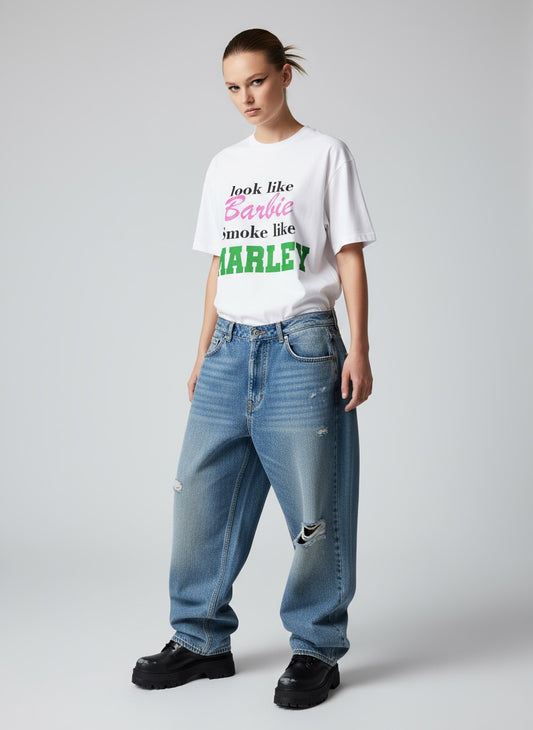 BAD BARBIE CLUB OVERSIZED TEE.